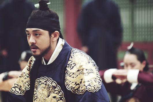 Yoo Ah-In 2
