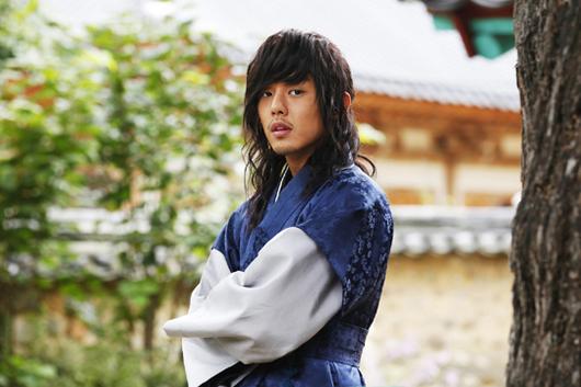 Yoo Ah-In 3