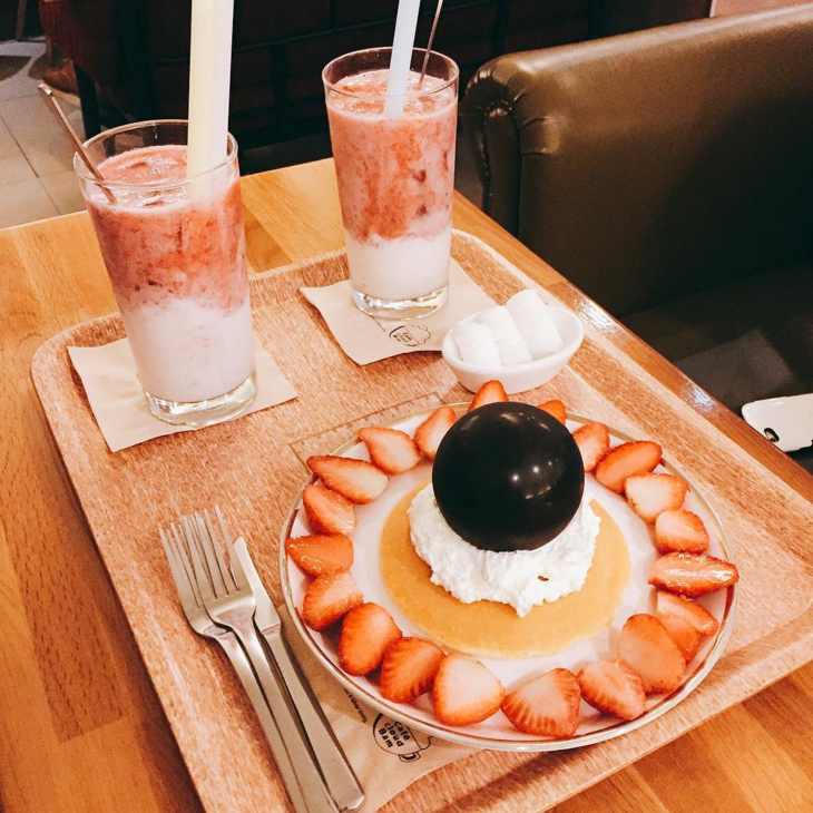 instagram https://www.instagram.com/p/BC3OsByHhe2/?tagged=%EC%B9%B4%ED%8E%98%ED%81%B4%EB%9D%BC%EC%9A%B0%EB%93%9C%EB%B0%A4