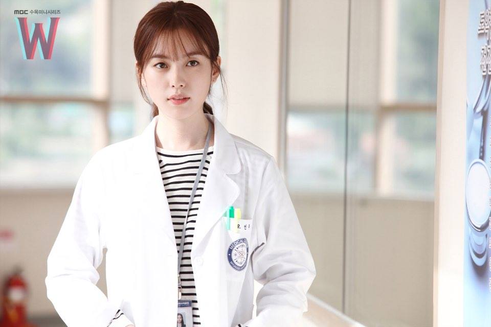 Han Hyo Joo w 4