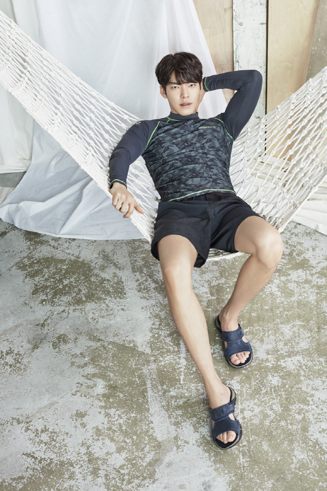 kimwoobin swimming suit