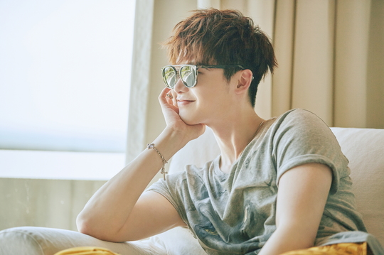 ARENA Lee Jong-suk 3