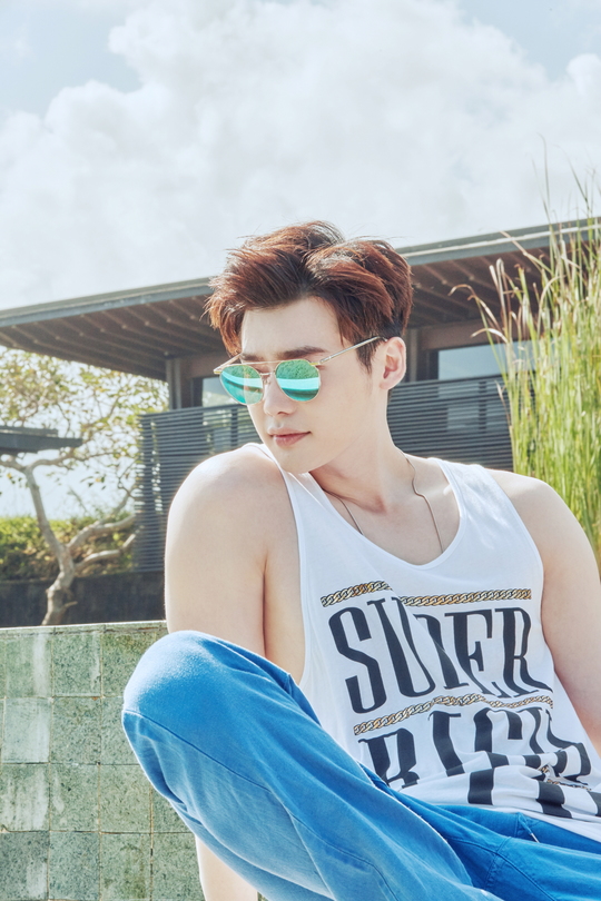 ARENA Lee Jong-suk 4