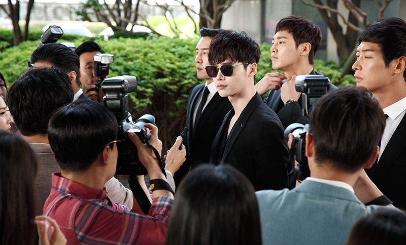 W LEEJONGSUK BLACKSUIT