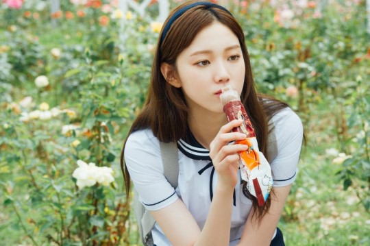 Lee Sung Kyung ice lolly