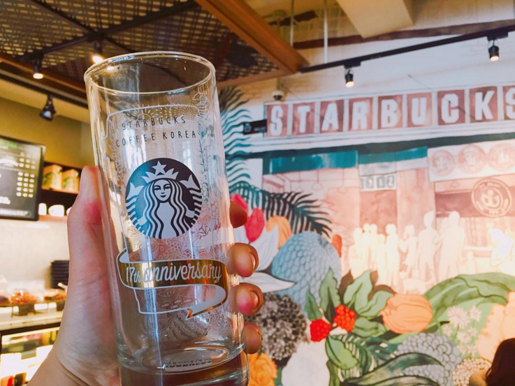 starbucks-17anniversary-cup-