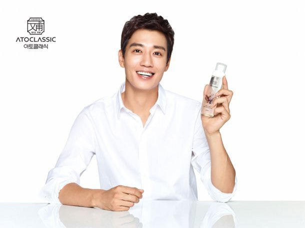 Kim Rae Won CF