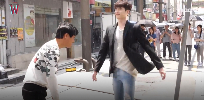 w behind the screen 6