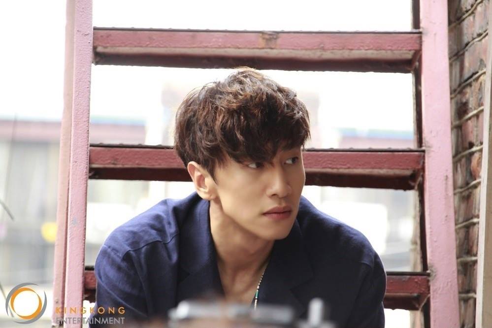 leekwangsoo-bts-poster-