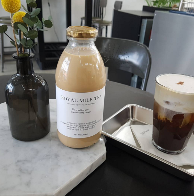 royalmilktea-bottle-