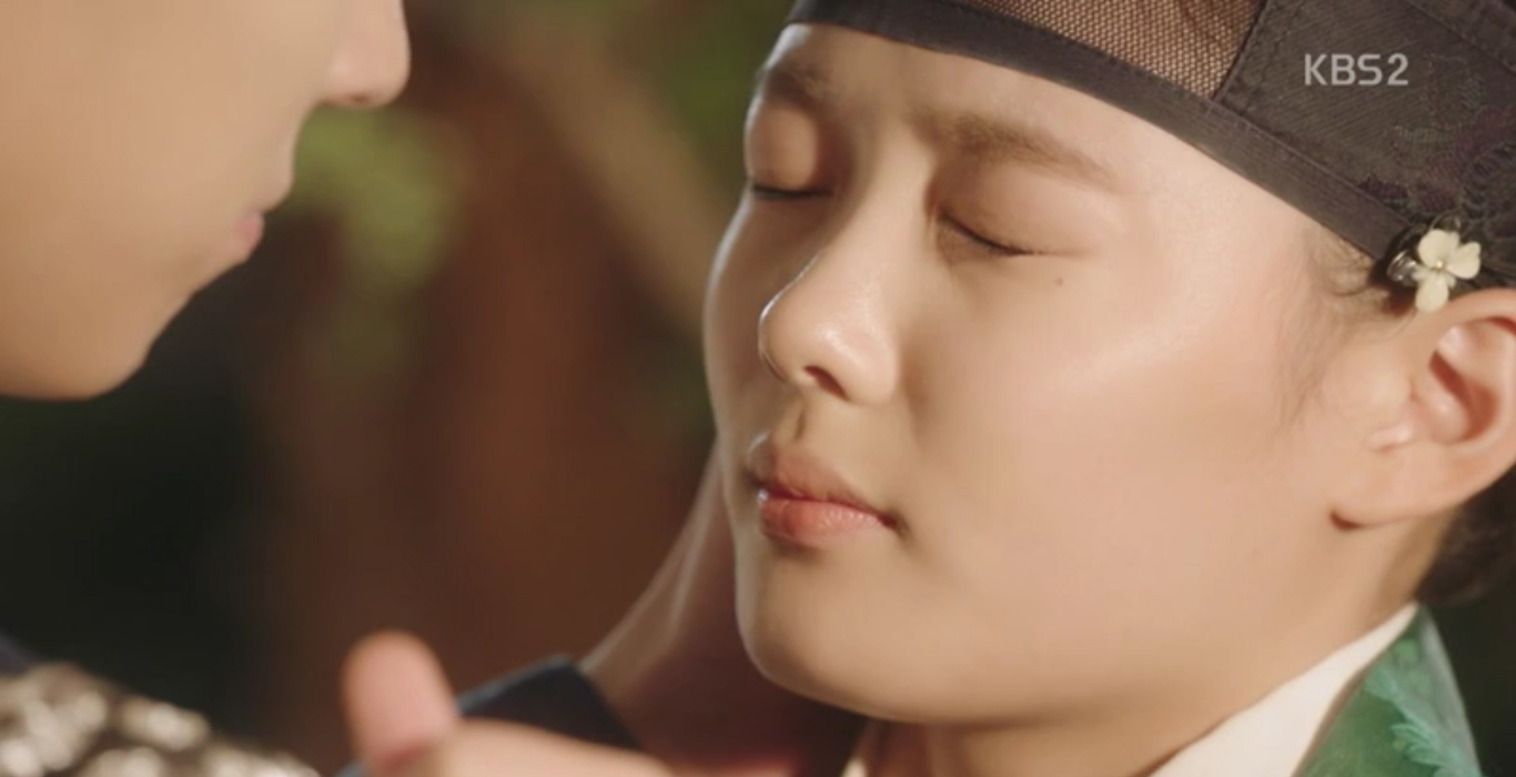 love-in-the-moonlight