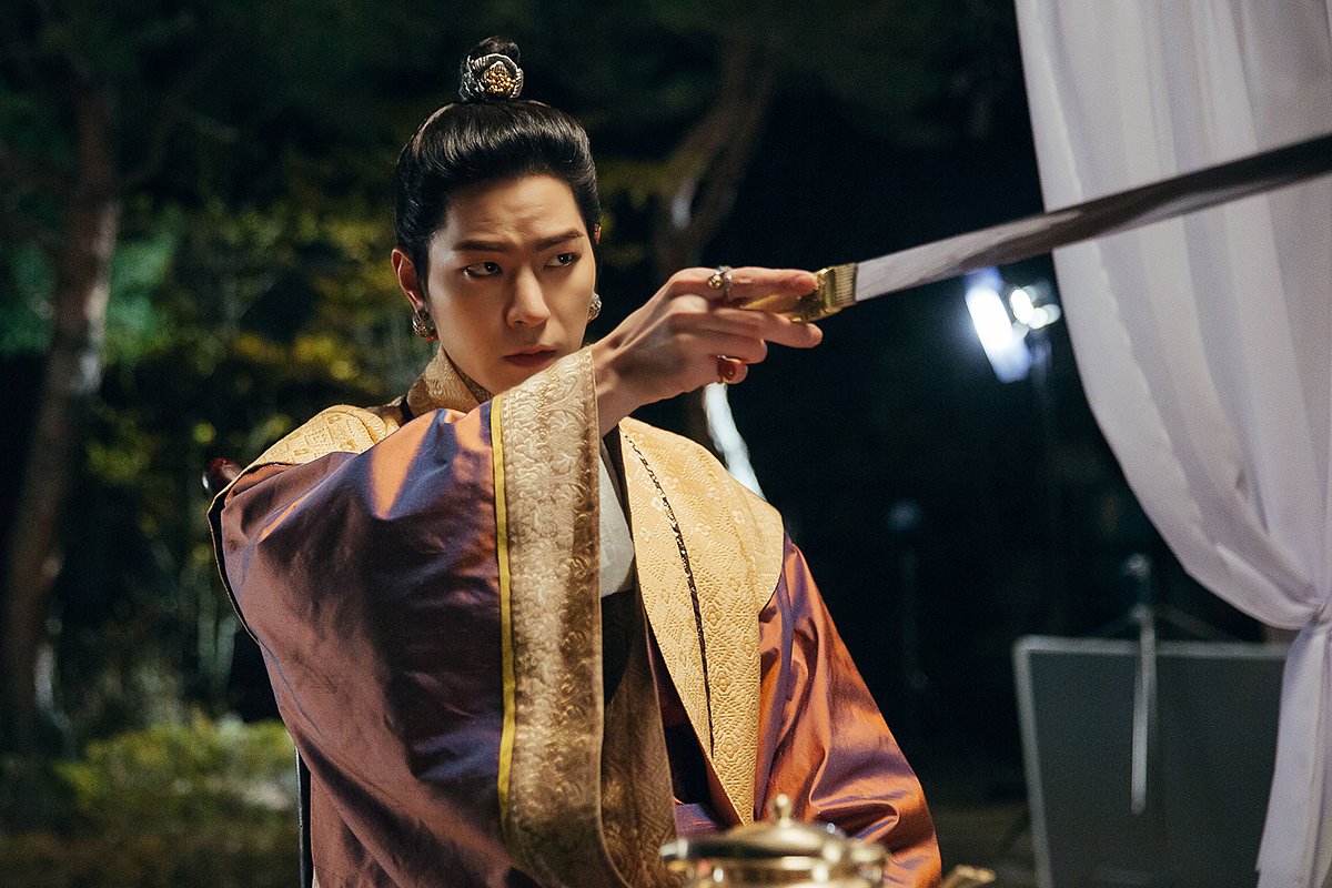 hongjonghyun-behind-cut-