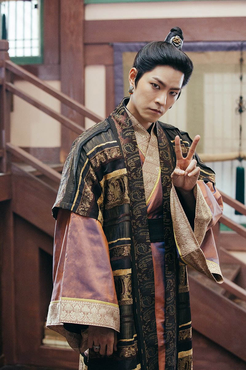 hongjonghyun-behind-cut-