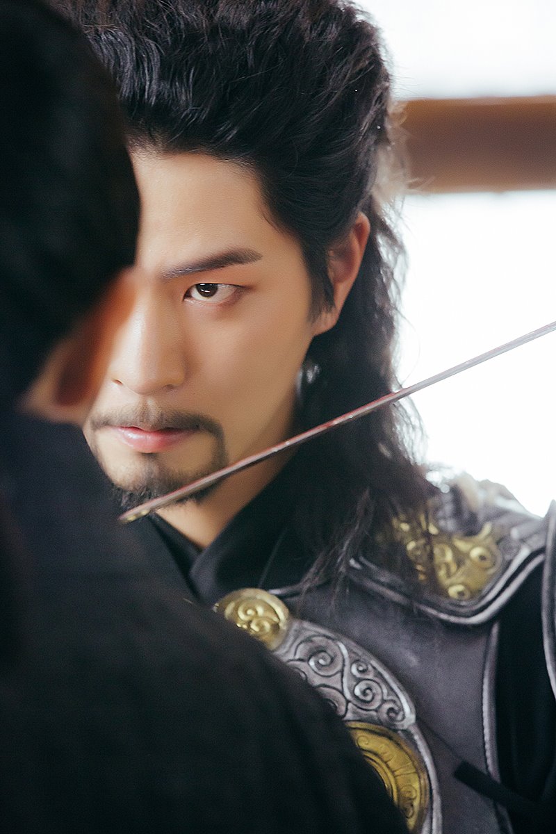 hongjonghyun-behind-cut