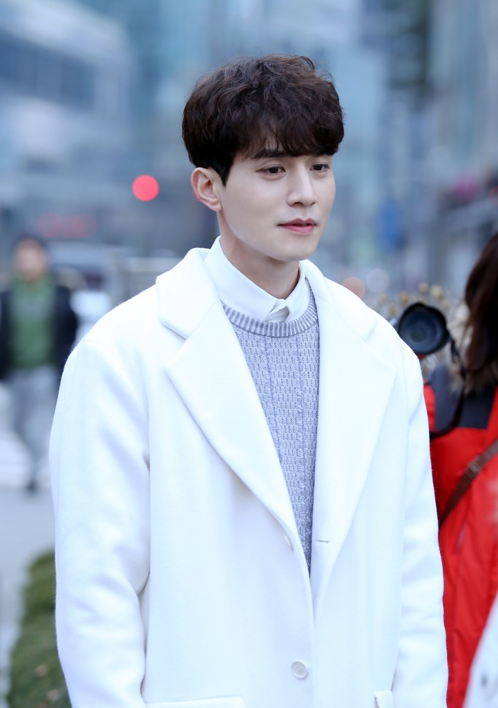 guardian lee dong wook behind 5