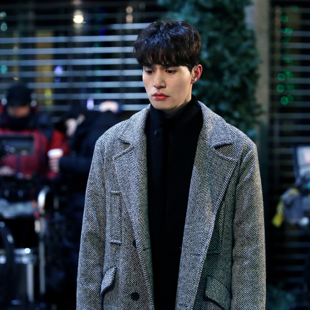 guardian lee dong wook behind 13