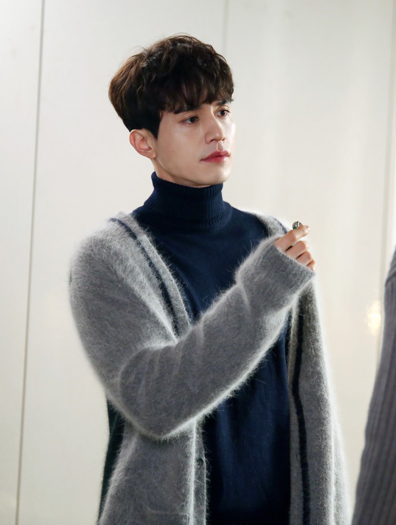 guardian lee dong wook behind 18