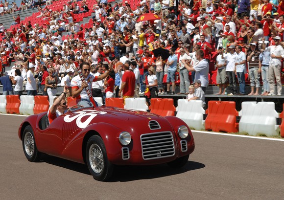 The 125 S was the very first official racing sports car built by Enzo Ferrari and his team in 1947. It made its début on May 11 at the Piacenza racing circuit. With its bold red exterior and elegant silhouette, this model has become a true icon.