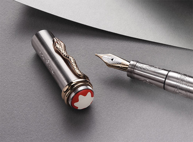 With its elegant all-metal appearance, the inspiration behind the Montblanc Solitaire Serpent Limited Edition 1906 is a historical Montblanc metal and gold writing instrument from the 1922-1932 period. The original writing instrument featured a barrel and cap made from chased silver. The chasing technique is used on this latest limited edition, intricately decorated with a magnificent serpent engraved on the platinum-coated metal surface.