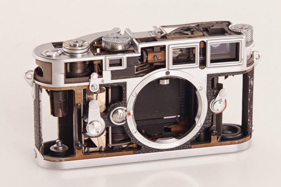A skeleton view of the Leica M3