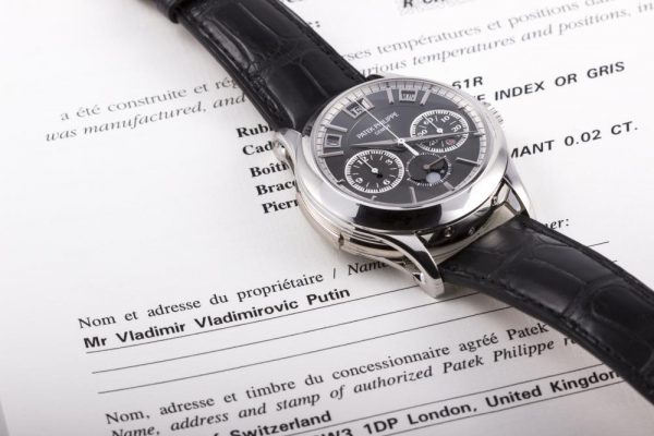 Earlier in the month, it was announced by Monaco Legends Auction (an Antiquorum partner) that a reference 5208P had become available for auction, the retail CHF 980,000 Patek Philippe ref. 5208P had belonged to none other than the world's favourite boogyman - Vladimir Putin.