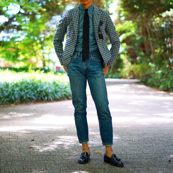 With grey, black and blue, BEAMS Fashion Director Shuhei Nishiguchi shows us how strong colours and the execution of them in "blocks" can create an effortless style. Image: @mal3pir21 instagram