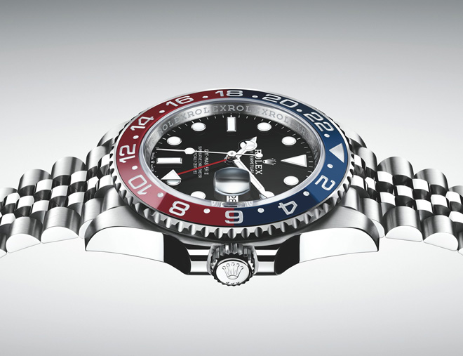 For the very first time, the bezel with a graduated two-colour Cerachrom insert in red and blue ceramic is available on the GMT-Master II in Oystersteel, with a Jubilee bracelet.