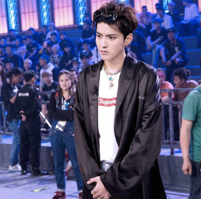 Kris Wu wearing Supreme on the first online episode of The Rap of China