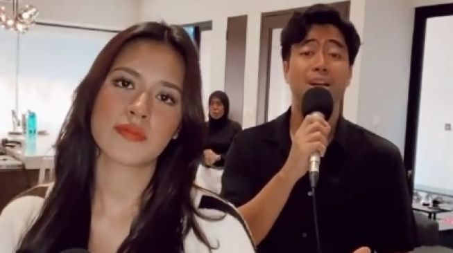 Vidi Aldiano dan Raisa [Instagram/@vidialdiano]