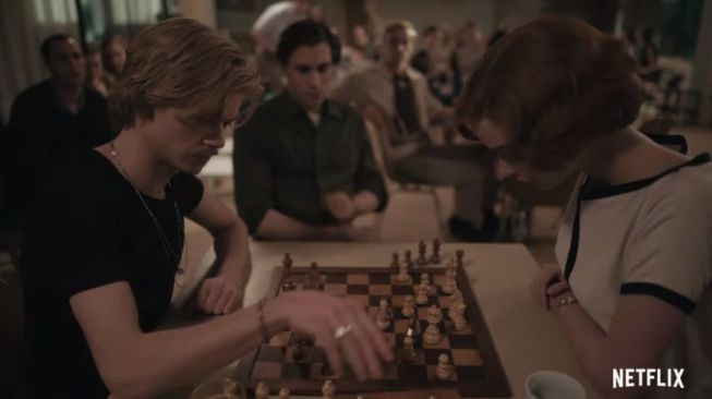 Rekomendasi series Netflix terbaik - The Queen's Gambit. (YouTube/Netflix)
