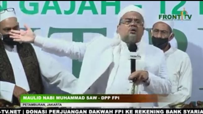 Pendiri FPI, Habib Rizieq Shihab di acara Maulid Nabi dan pernikahan putrinya Najwa Shihab di Petamburan, Jakarta Pusat, Sabtu (14/11/2020) malam. [Suara.com/Bagaskara Isdiansyah]