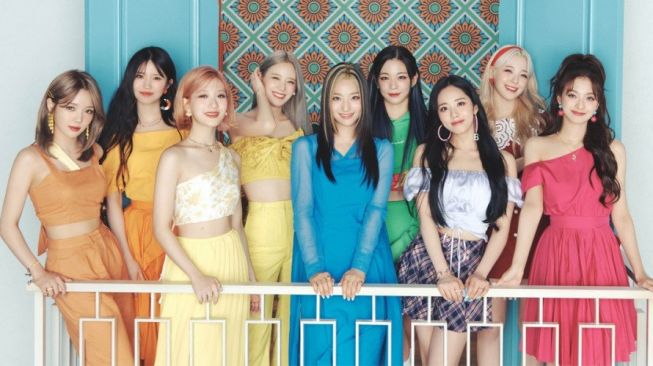 Fromis_9 (Allkpop.com)