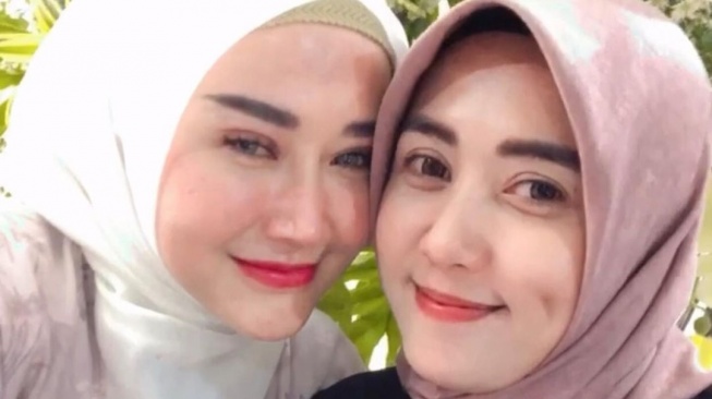 Marissya Icha bersama perempuan yang diduga pemilik akun Instagram @hay_tje. [Instagram]