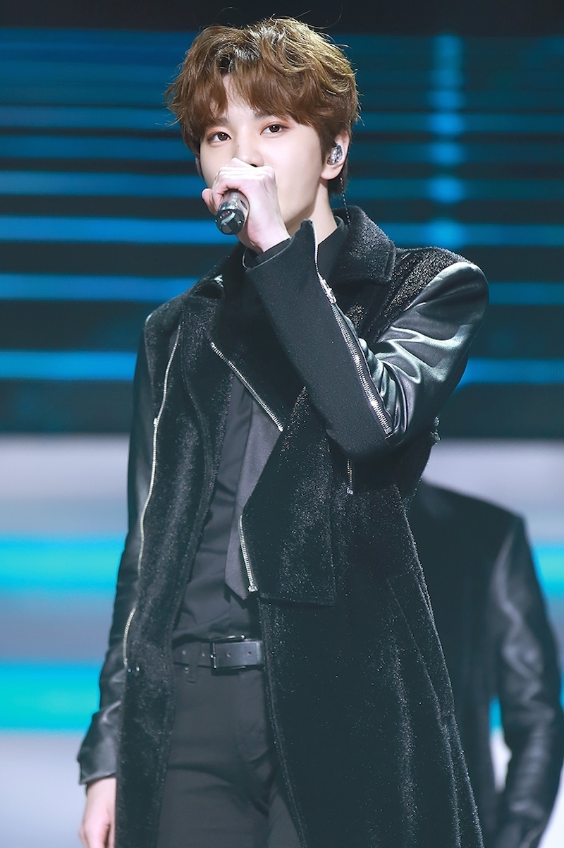 Lee Sung Jong sporting the middle part