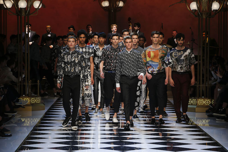 Dolce & Gabbana Spring/Summer 2017 show: @presleygerber and @raff_law on the runway Dolce & Gabbana Spring/Summer 2017 show: @presleygerber and @raff_law on the runway