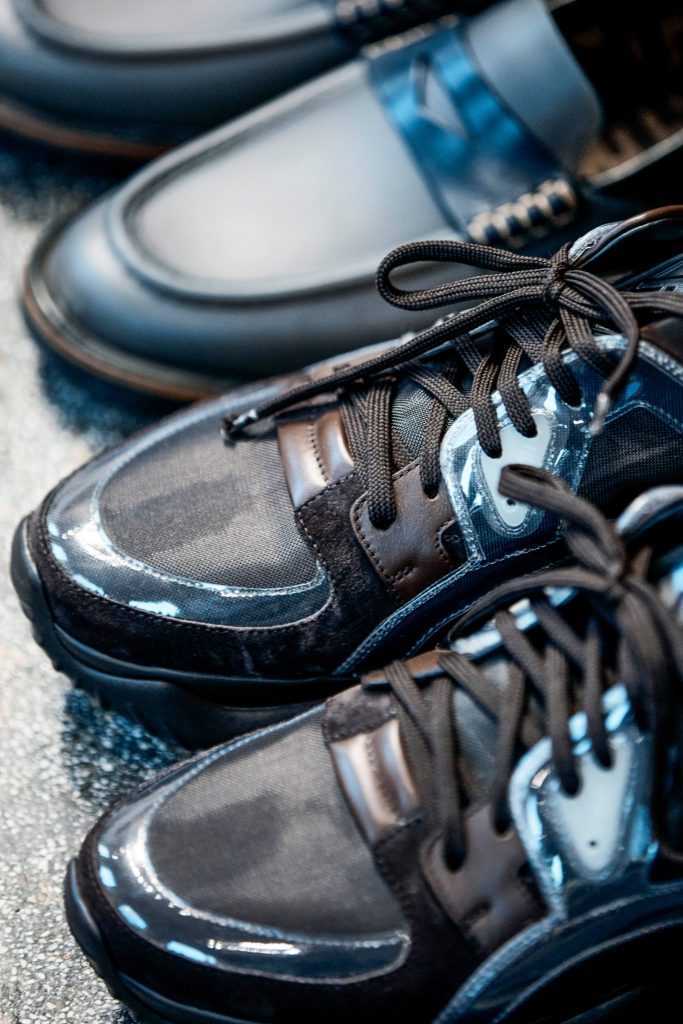 Big Feet Small Shoes Big Feet Small Shoes