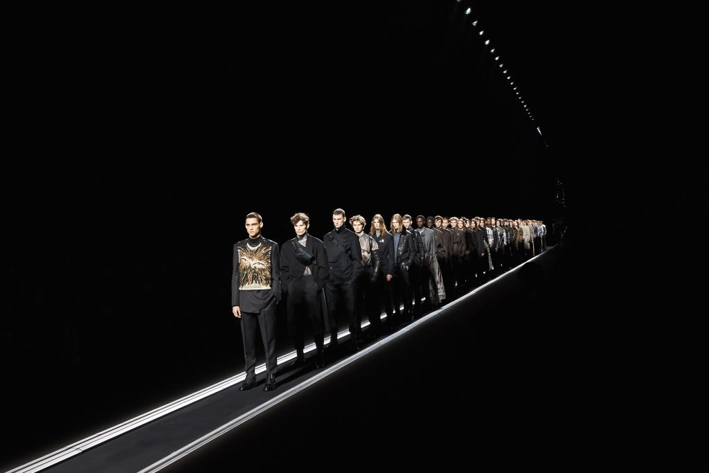Dior Men Fall/Winter’19 Retrospects to Move Forward Dior Men Fall/Winter’19 Retrospects to Move Forward