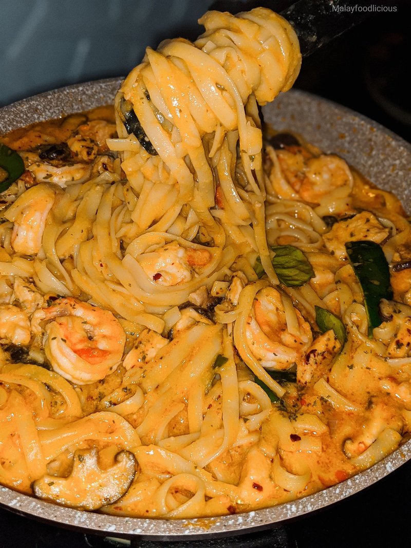 Resepi Homemade Pasta Tomyam Alfredo, Rasanya Setanding Di Restoran