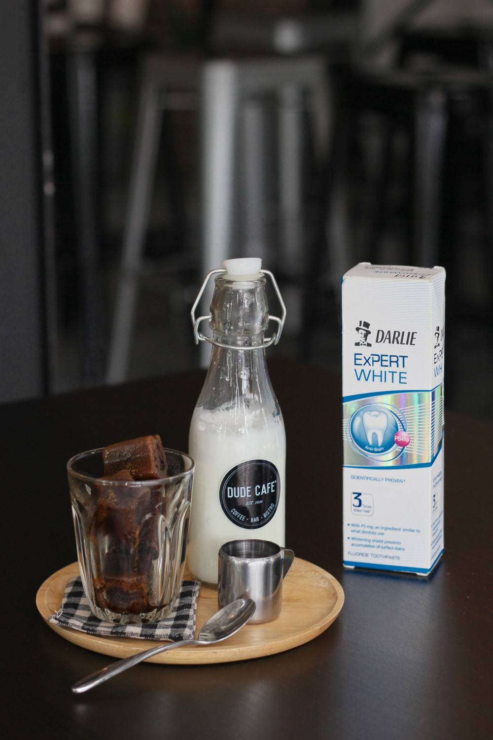 Coffee Ice Cubes ร้าน Dude Cafe