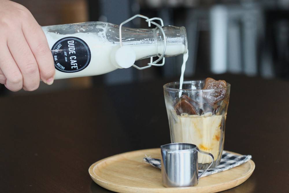 Coffee Ice Cubes ร้าน Dude Cafe