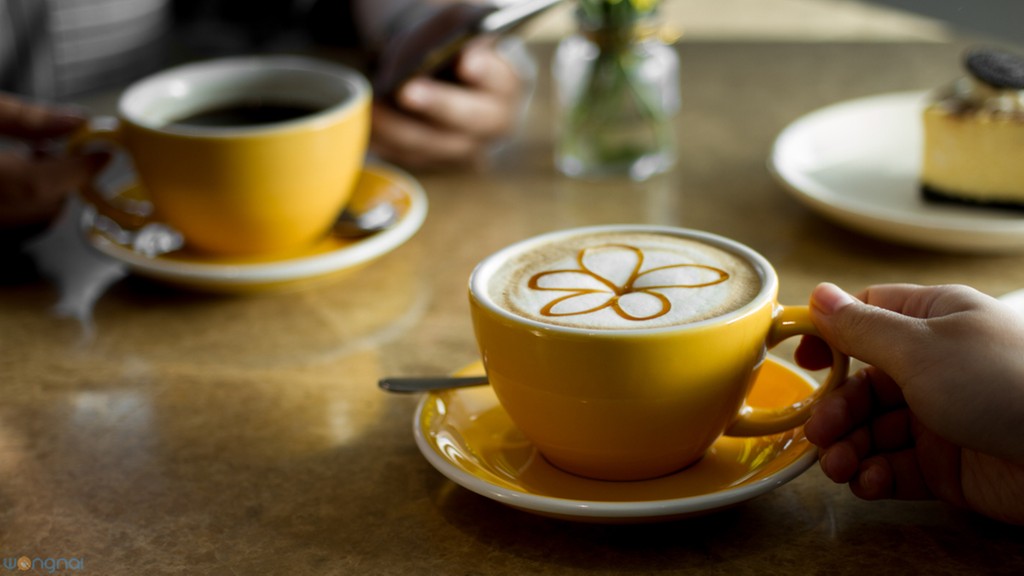 “Hot Buttercup Latte” (110.-)