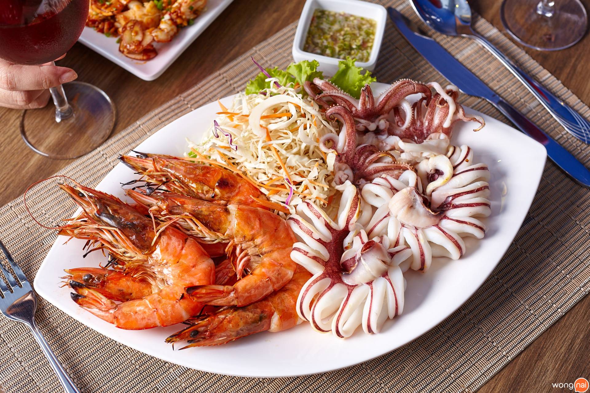 “ปลาหมึก” และ “กุ้ง” ร้าน เพราะดี