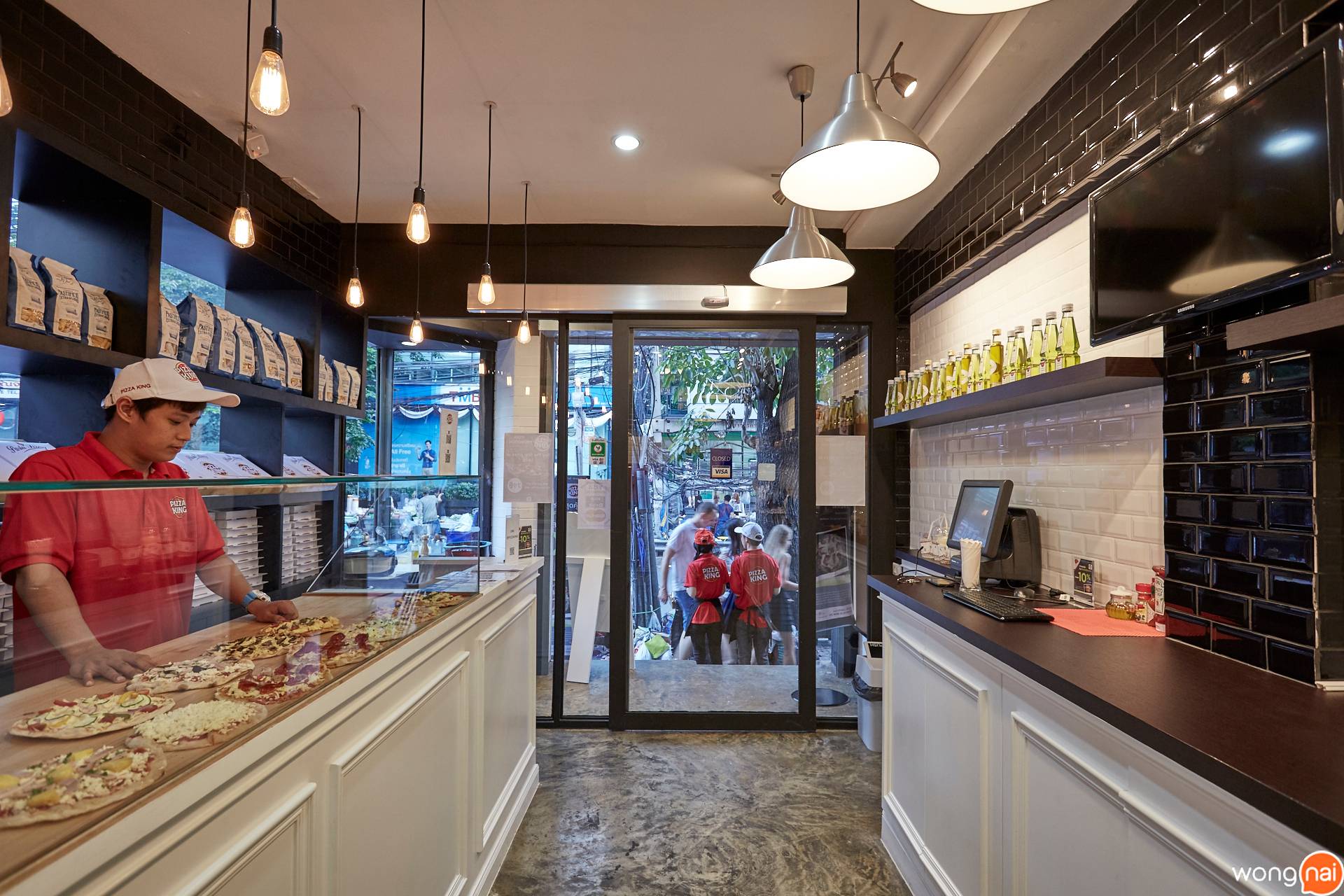ร้าน Pizza King สาขา Silom Soi Convent