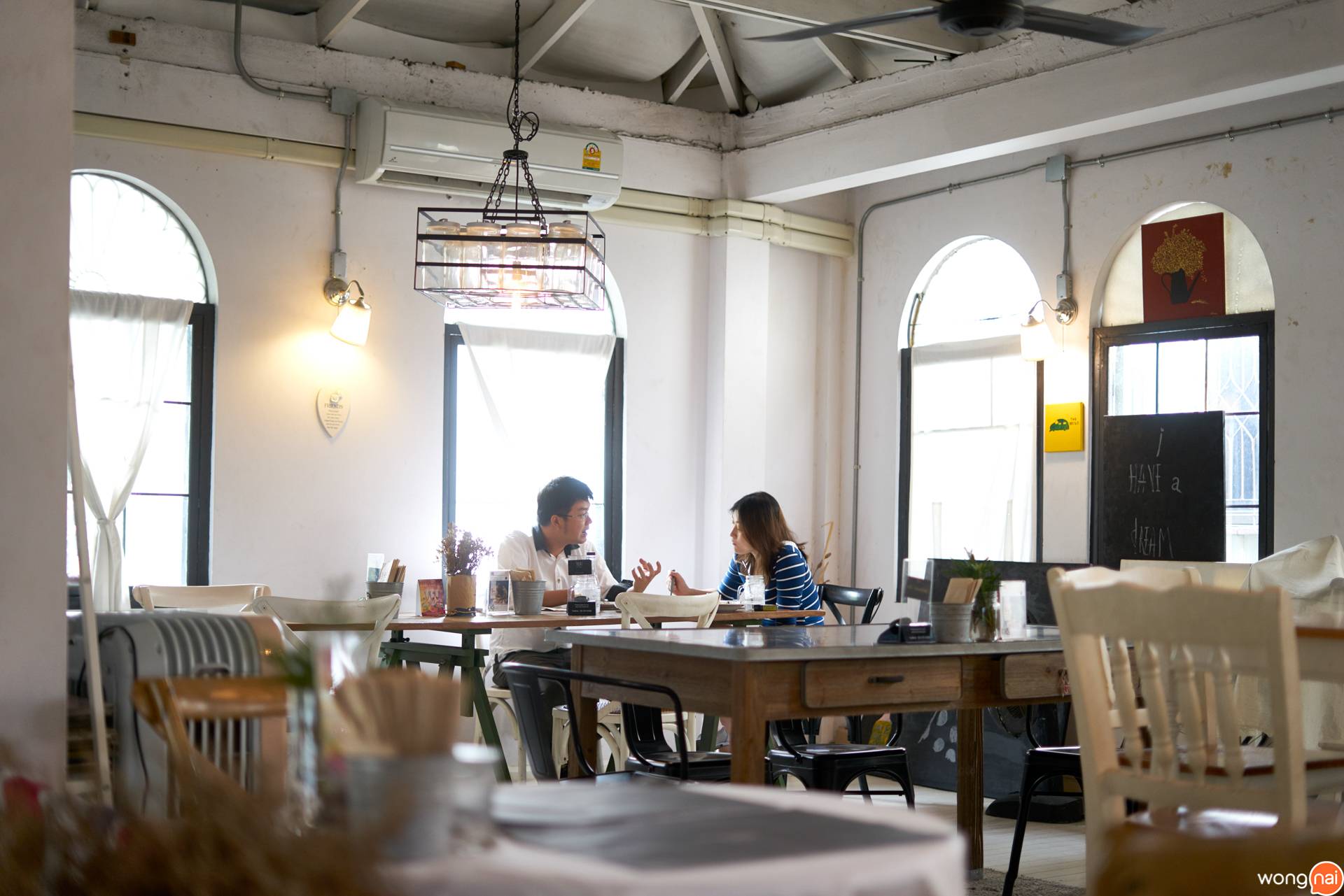 บรรยากาศภายในร้าน Treat & Hangout