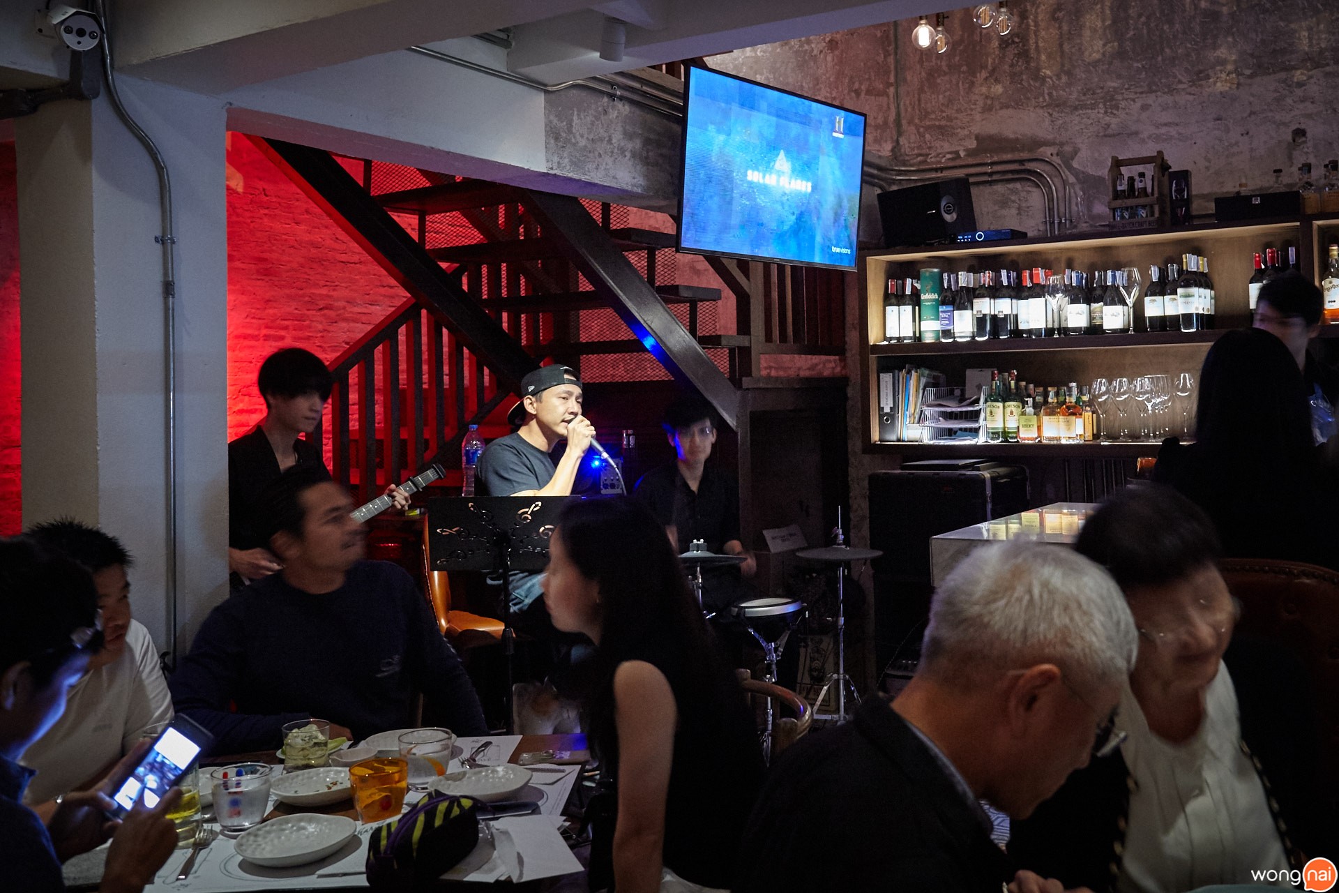 Charm Eatery&Bar