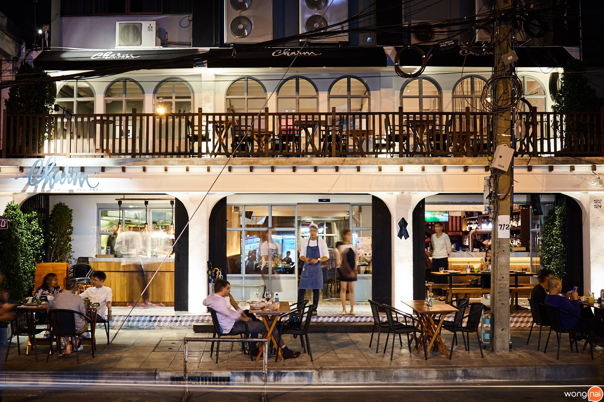 Charm Eatery&Bar