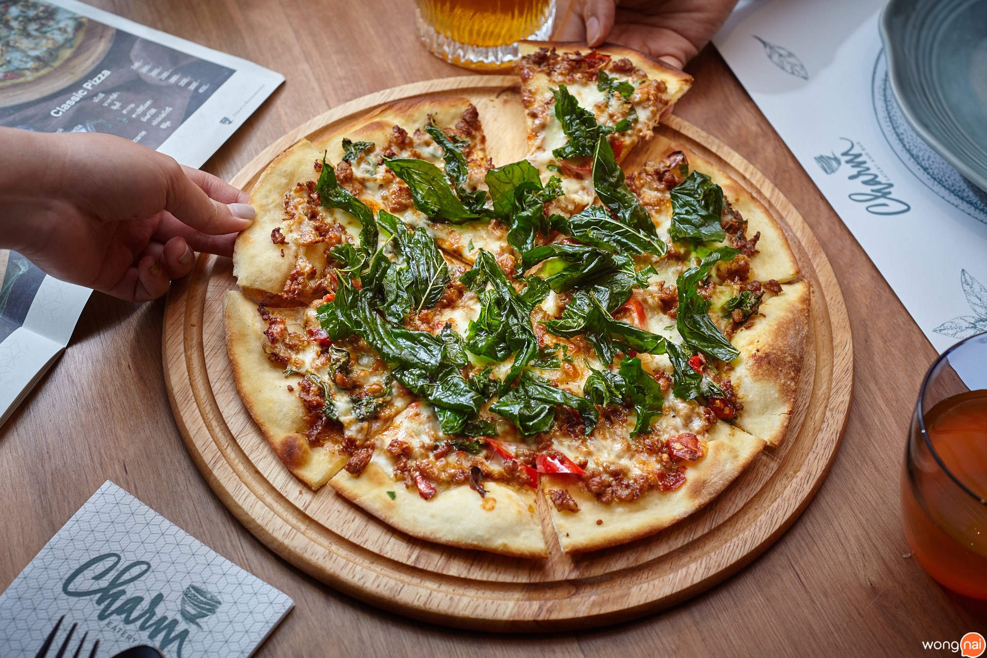 Charm Eatery&Bar