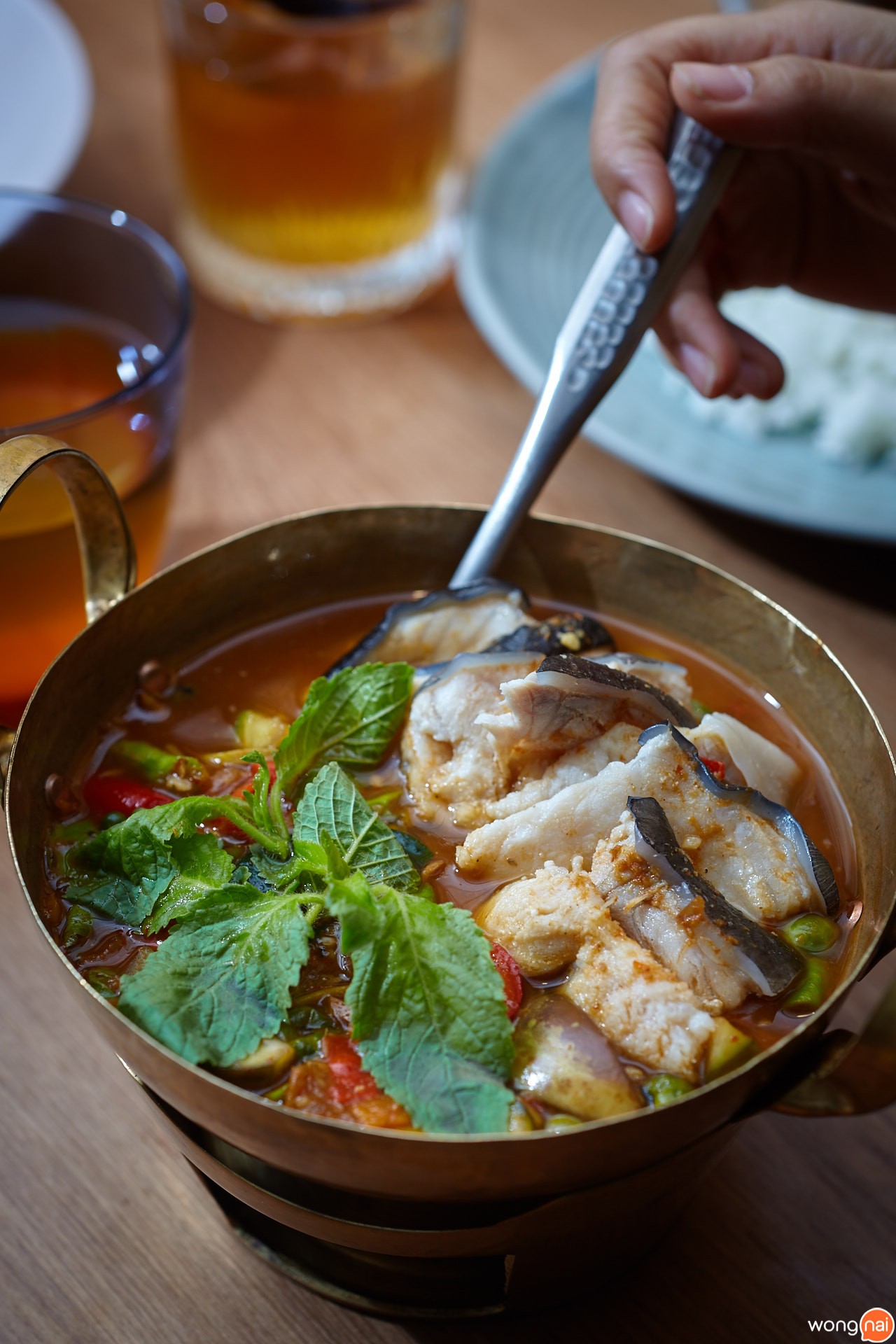 Charm Eatery&Bar