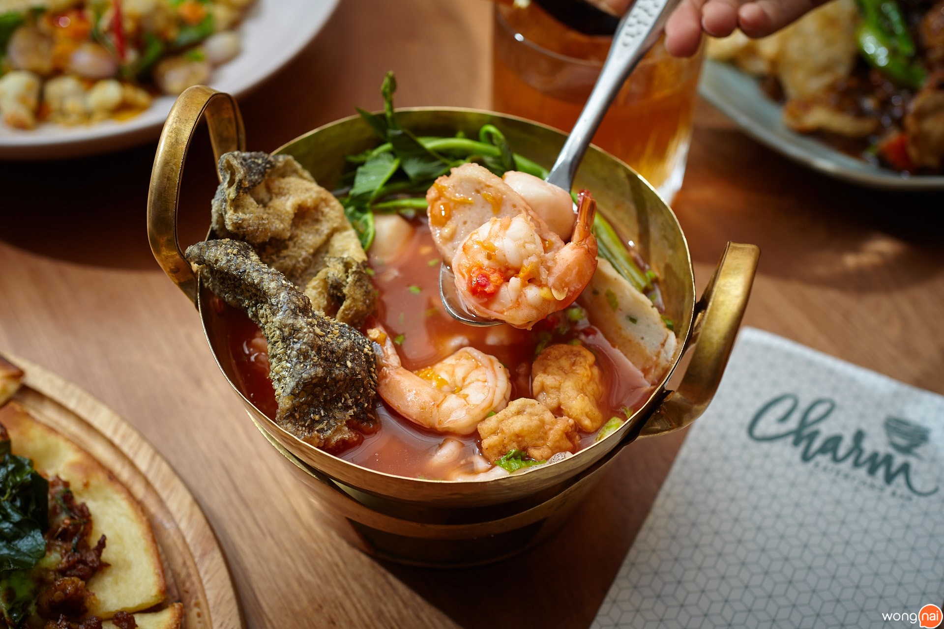 Charm Eatery&Bar