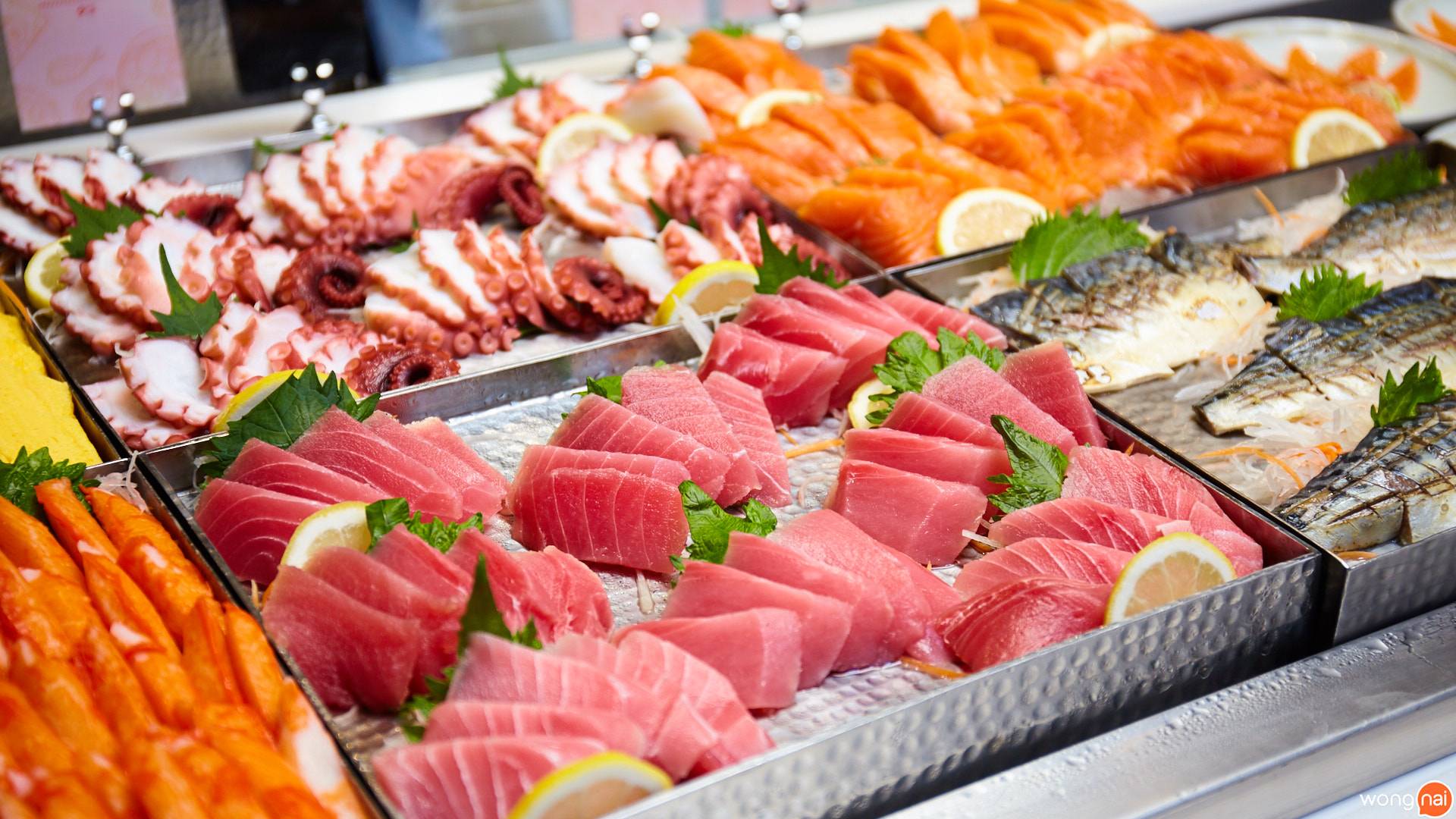 “ซูชิและซาชิมิ” ร้าน “Oishi Eaterium”